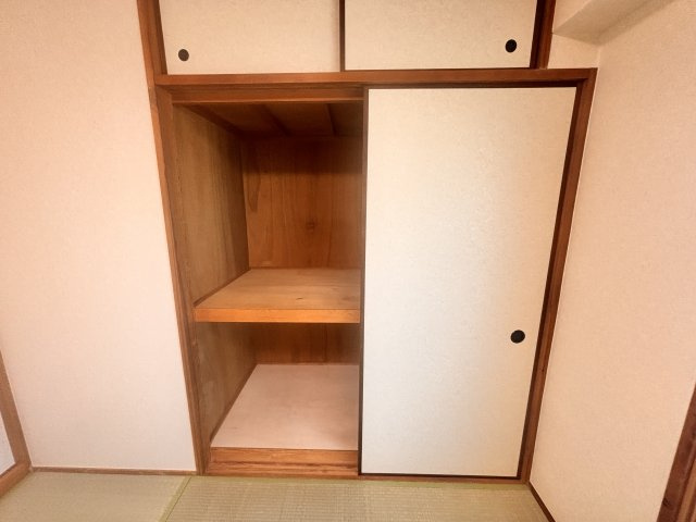 ファイブ西岡本の収納