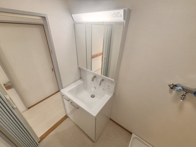 ファイブ西岡本の独立洗面台