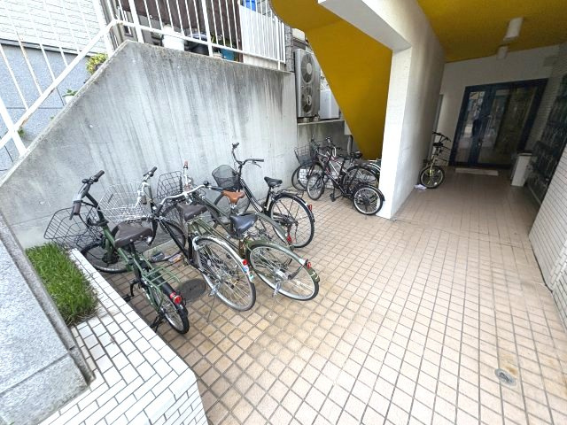 メゾン王子のエントランス