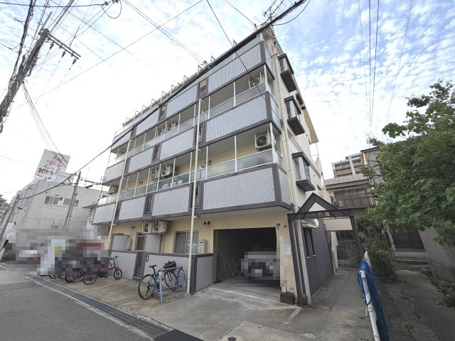 ルーブル西灘の外観