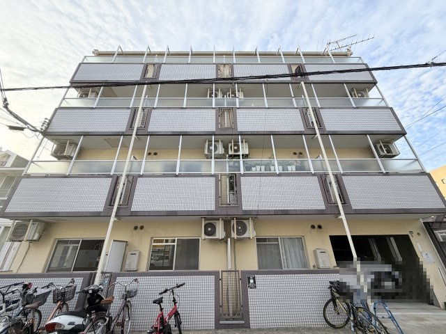 ルーブル西灘の外観