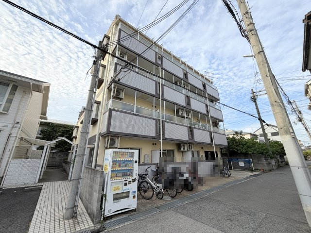 ルーブル西灘の外観