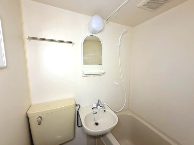 ルーブル西灘の洗面所