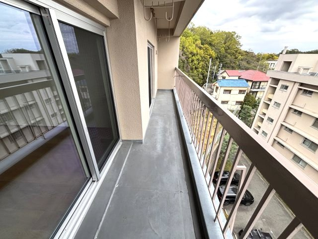 山御影マンションＬ棟のバルコニー