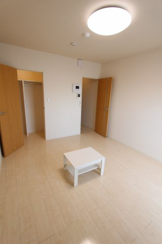 クレイノミオラヴィラの居間・リビング