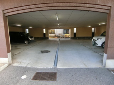 【駐車場】 | グランディール岸和田