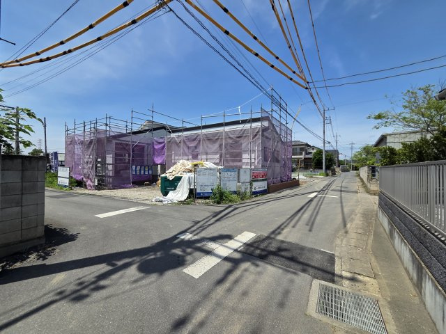新築　太田市鳥山中町第2　Livele Garden.S　2号棟　の前面道路含む現地写真|現地写真　南側接道幅員約4ｍ　東側接道幅員約4.6ｍ		