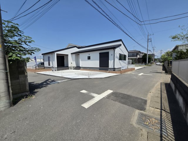新築　太田市鳥山中町第2　Livele Garden.S　2号棟　の前面道路含む現地写真|現地写真　南側接道幅員約4ｍ　東側接道幅員約4.6ｍ		