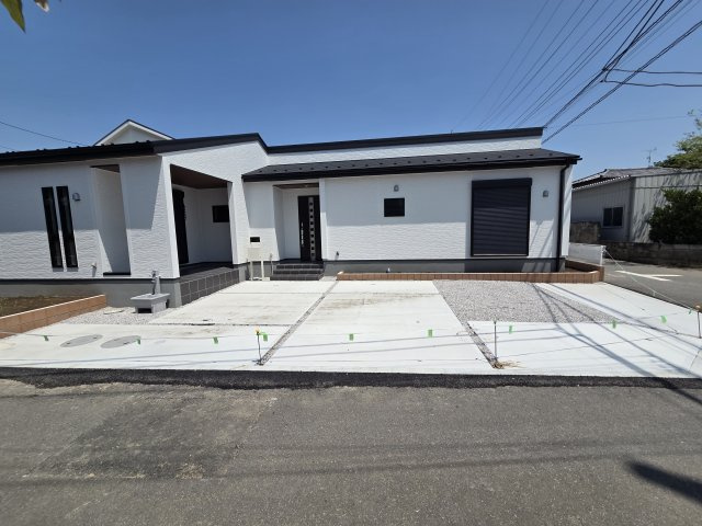 新築　太田市鳥山中町第2　Livele Garden.S　2号棟　の駐車場|現地写真　駐車スペースは並列3台分可能です！
