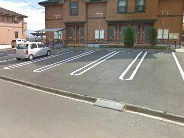 【駐車場】 | ナイトビュウＡ | 駐車場に車を止められます