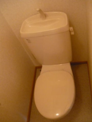 【トイレ】 | エアリーコート　ウエスト | 清潔感のあるトイレです
