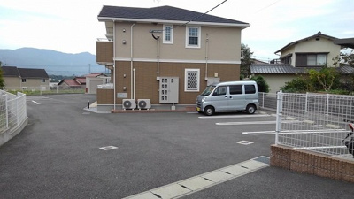 【駐車場】 | ソレイユ元町Ⅲ | 駐車場完備です
