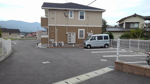【駐車場】 | ソレイユ元町Ⅲ | 駐車場完備です