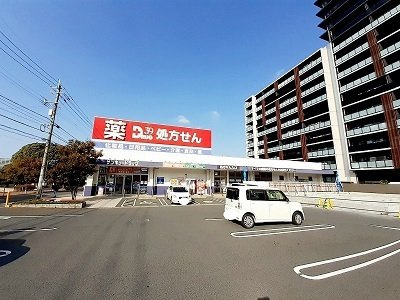 【周辺】 | コンフォート・Ｆ | サンキュードラッグ筒井町店まで277m