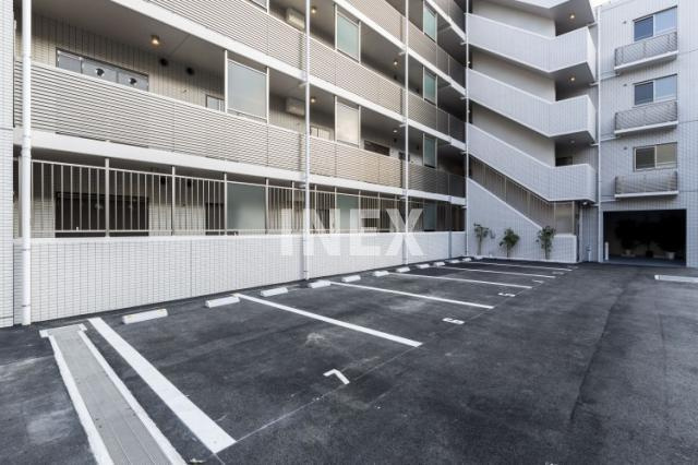 横浜市港南区野庭町の賃貸マンションの駐車場
