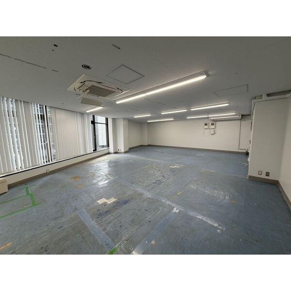 今池堂ビルのロビー
