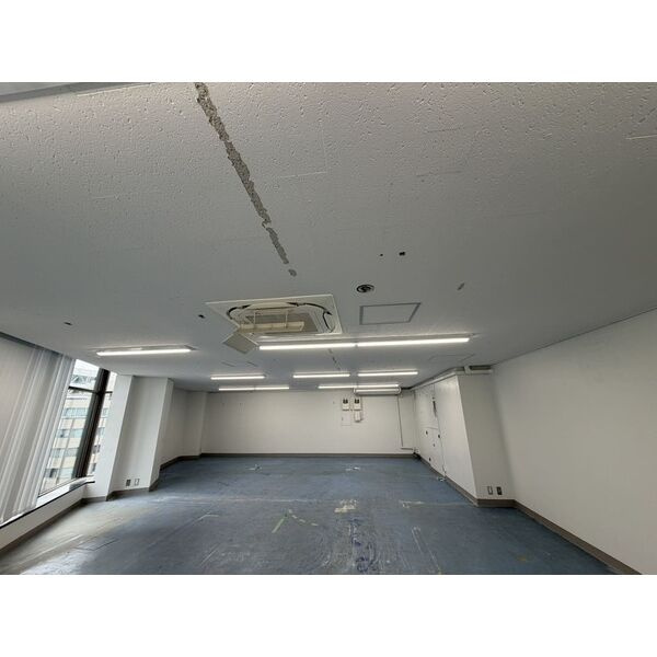 今池堂ビルの駐車場