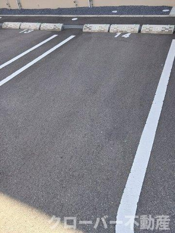 ルーベル宇多津東　Ⅱの駐車場