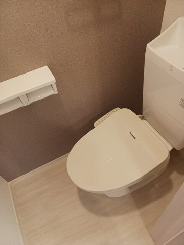 【トイレ】 | プリムローズ　日向 | 清潔感のあるトイレです