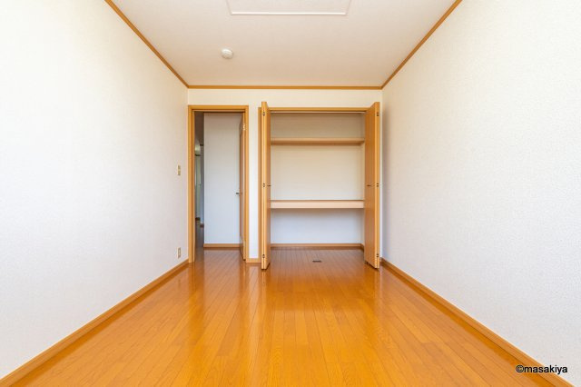 サンライズ瑞樹の洗面所|室内洗濯機置き場