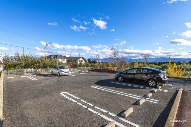 サンライズ瑞樹の駐車場|駐車場　2台目も有ります。