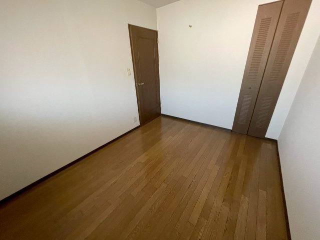 メゾンド平岡2番館の居間・リビング