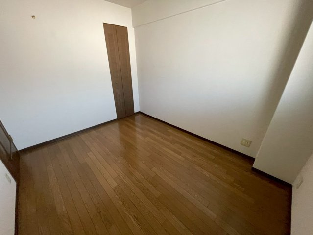 メゾンド平岡2番館の居間・リビング