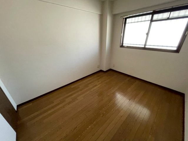 メゾンド平岡2番館の居間・リビング