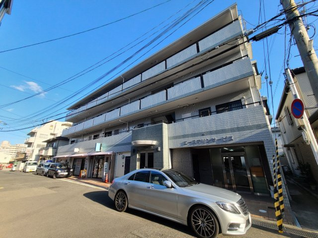 メゾンド平岡2番館の外観