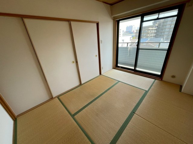 メゾンド平岡2番館の和室