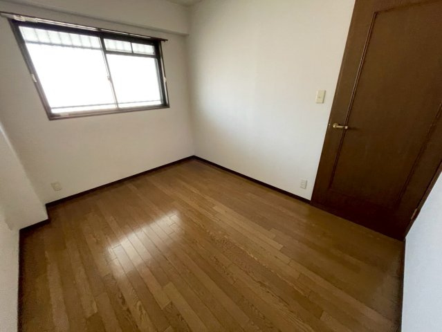 メゾンド平岡2番館の居間・リビング