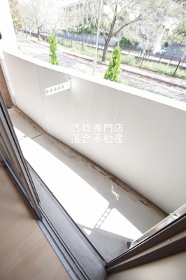 【バルコニー】 | プレミアムコートみなみ野Ⅰ | 南東向きの明るいバルコニー◎