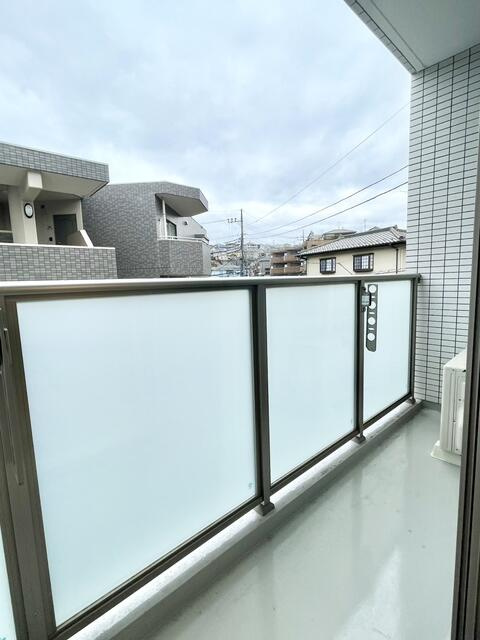 川崎市多摩区西生田３丁目の賃貸マンションのバルコニー