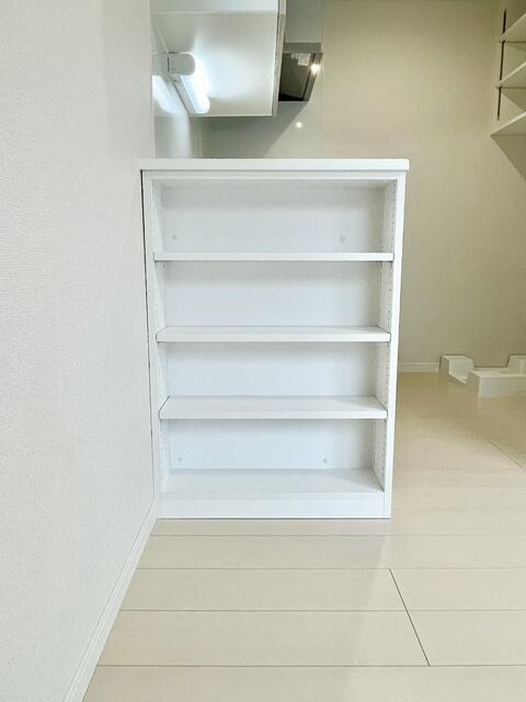 川崎市多摩区西生田３丁目の賃貸マンションの収納