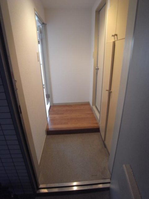 収納もある玄関です