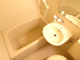 コンパクトで使いやすいお風呂です