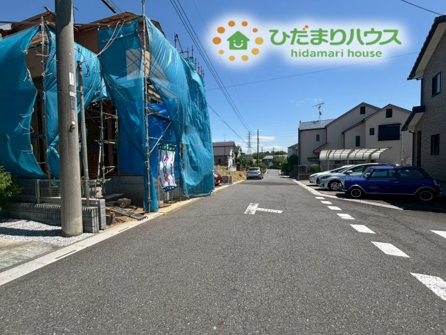 嵐山町菅谷　新築一戸建て　いろどりアイタウン　01の前面道路含む現地写真