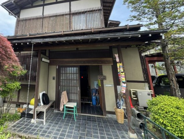 26/5/31商談中　戸建　高山市上岡本町　1890万（2025/12/12価格変更）の外観
