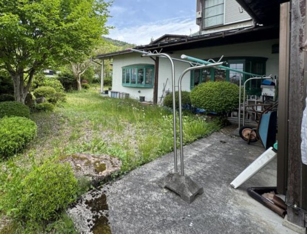 26/5/31商談中　戸建　高山市上岡本町　1890万（2025/12/12価格変更）の庭