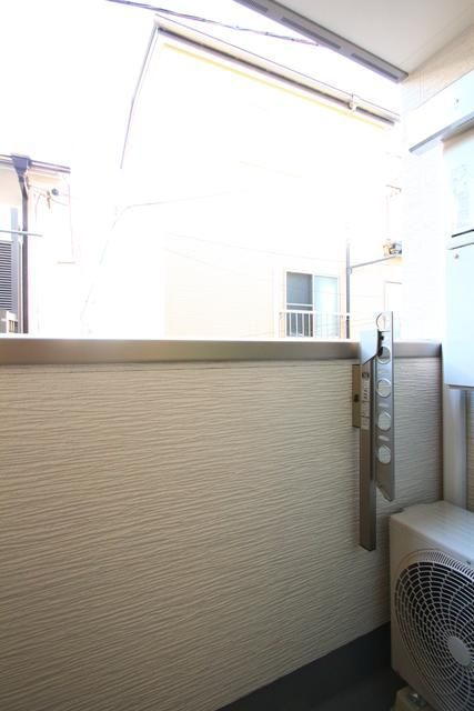 ＡＴ　ＥＡＳＥ東日暮里のバルコニー