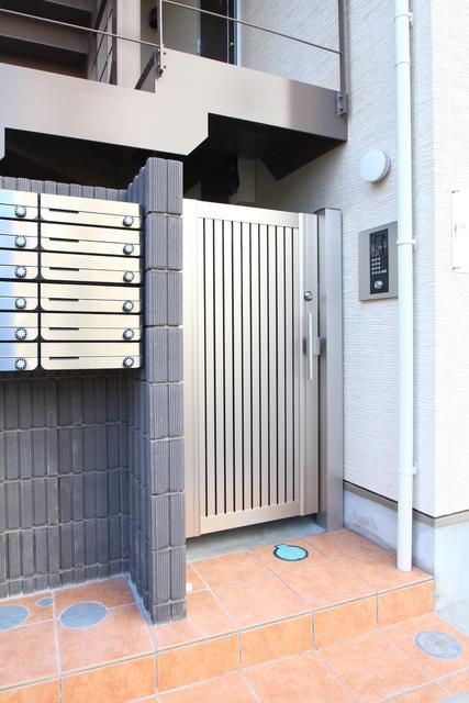 ＡＴ　ＥＡＳＥ東日暮里のエントランス