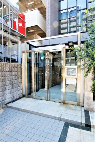 【エントランス】 | NLCサクセスビルイースト | 清潔なエントランスです。