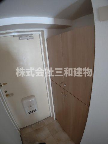 カーサメディオの玄関