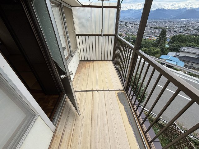 伺去 中古住宅のバルコニー