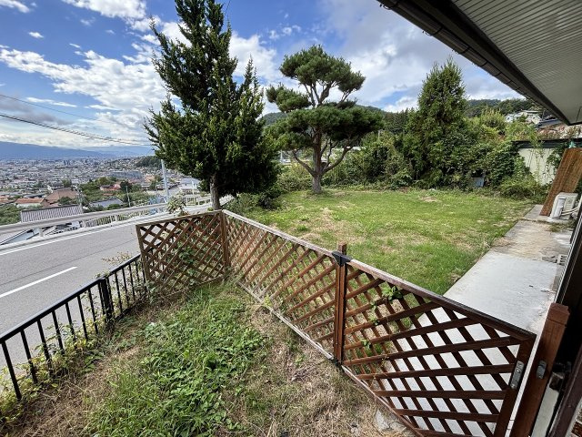 伺去 中古住宅の庭