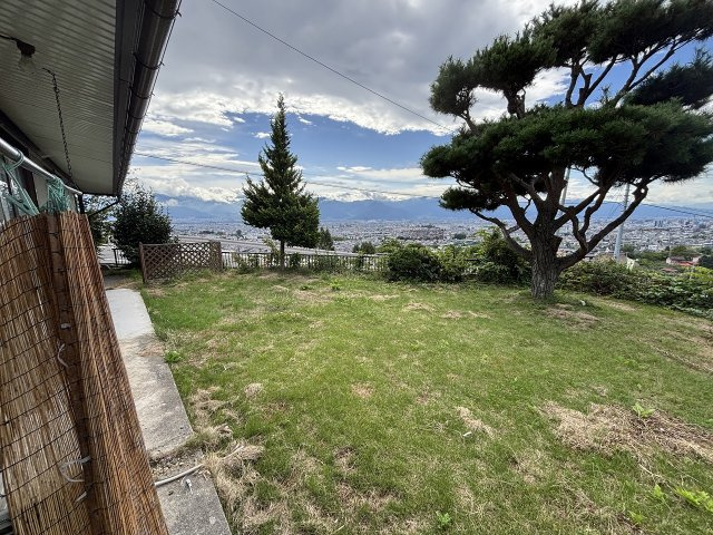 伺去 中古住宅の庭