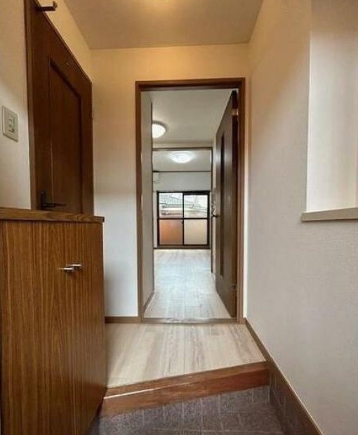 愛知県北名古屋市1棟売りマンション【グリーンヒルイトウ】の玄関