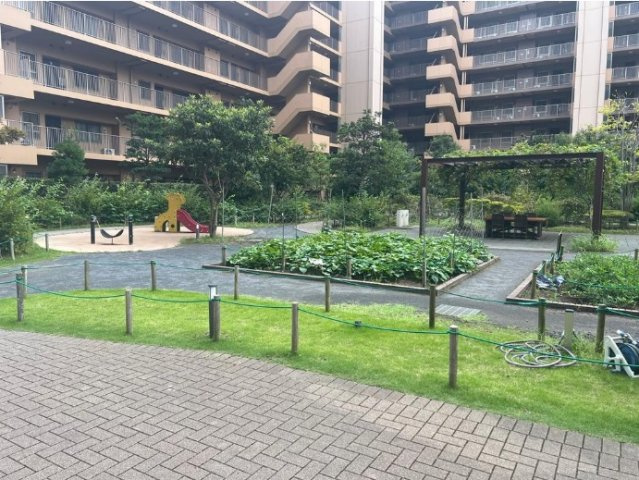 【その他】 | ユトリシア四番館 | 敷地内公園あり