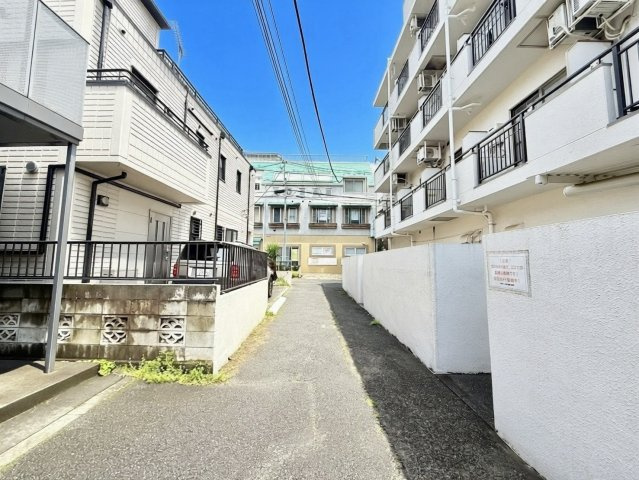 文京区大塚6丁目　建築条件無し売地の前面道路含む現地写真|2026.04.02撮影

現地ご見学希望・資料請求などお気軽にお問い合わせ下さい！
03-5990-5201