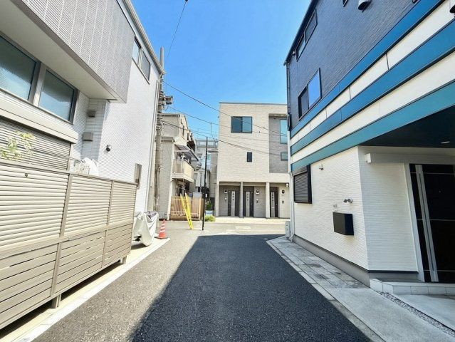 文京区大塚6丁目　建築条件無し売地の前面道路含む現地写真|2026.04.02撮影

現地ご見学希望・資料請求などお気軽にお問い合わせ下さい！
03-5990-5201
